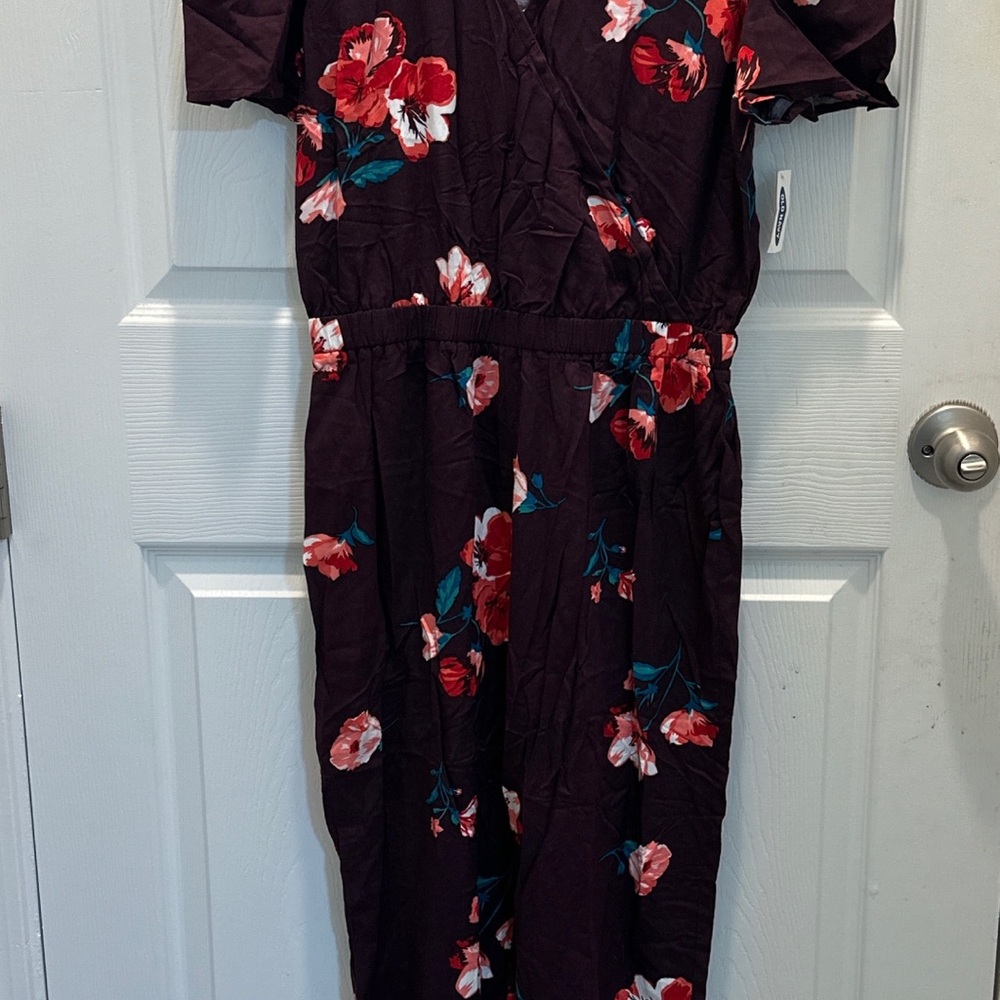 Old Navy Burgundy Floral Jumpsuit Size Small Petite